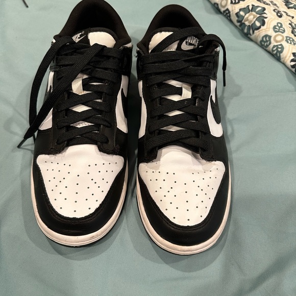 Barely worn Nike Dunks - Picture 2 of 4